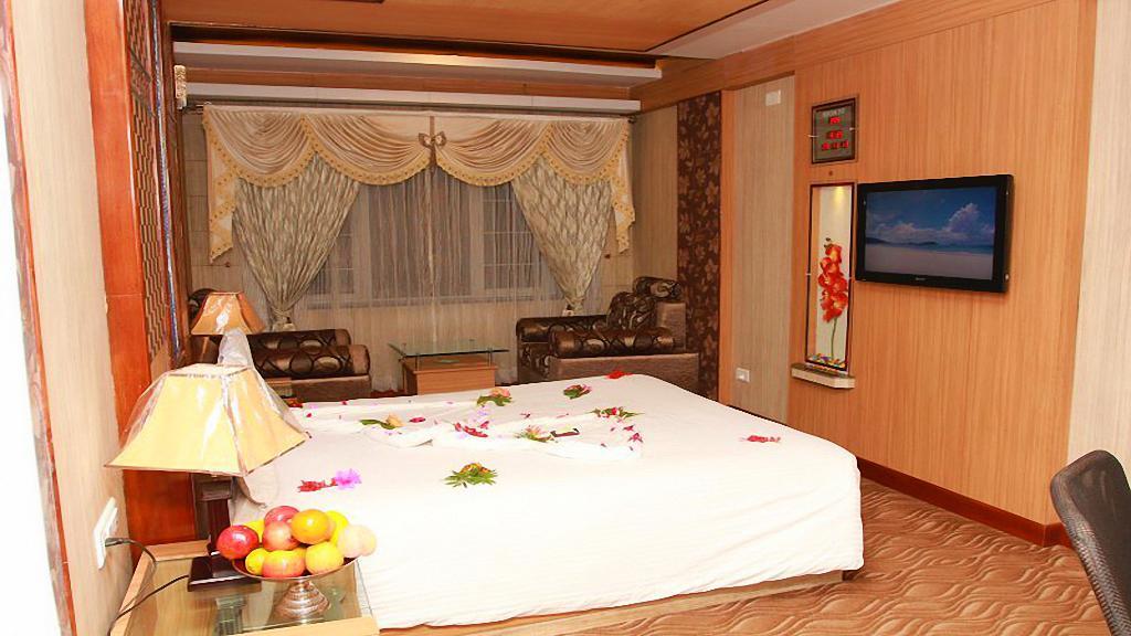 Astoria Residency Hotel Ooty Exterior photo